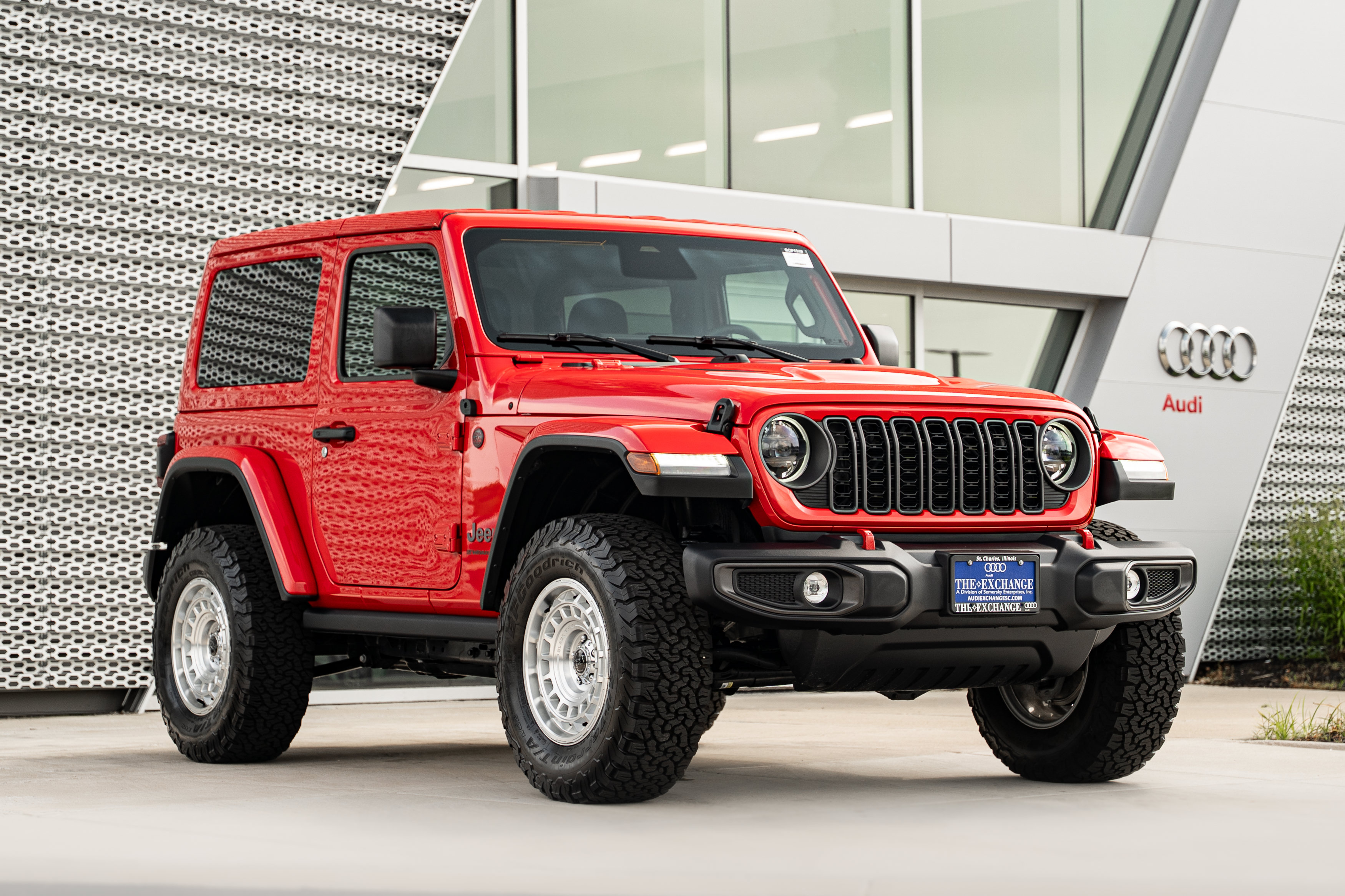 Used 2026 Jeep Wrangler Rubicon AWD/4WD image 1