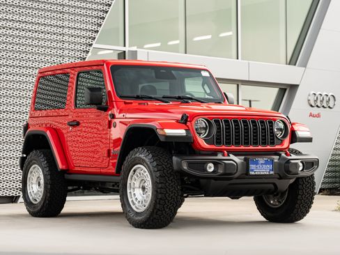 Used 2026 Jeep Wrangler Rubicon AWD/4WD image 1