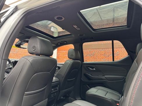 Used 2023 Chevrolet Traverse RS image 23