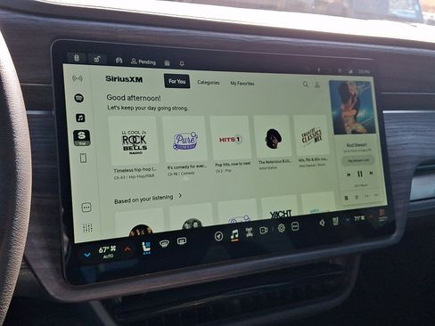 Used 2022 Rivian R1T Adventure image 17