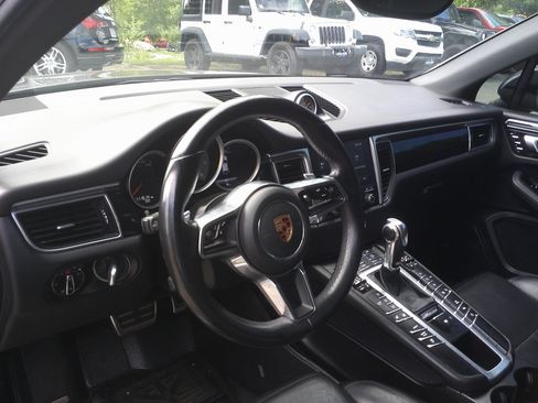 Used 2018 Porsche Macan S AWD/4WD image 16