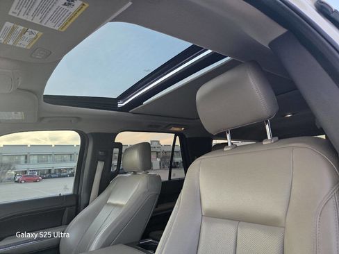 Used 2020 Ford Expedition Max XLT w/ Equipment Group 202A image 11