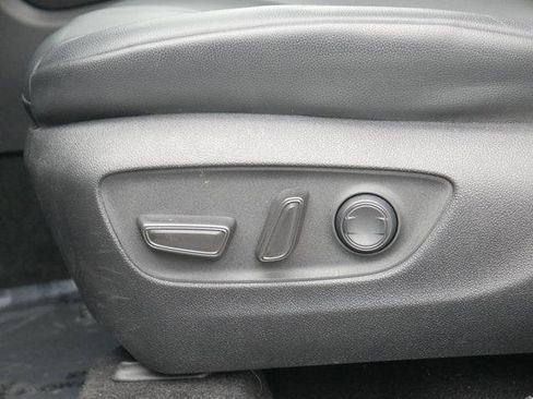 Used 2024 Toyota Highlander XLE image 14