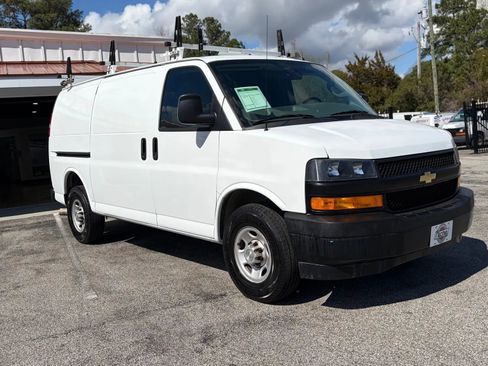 Used 2020 Chevrolet Express 2500 Regular Van 3D image 8