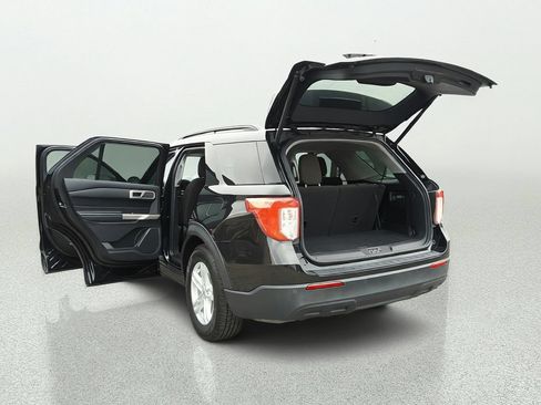 Used 2022 Ford Explorer XLT RWD image 13