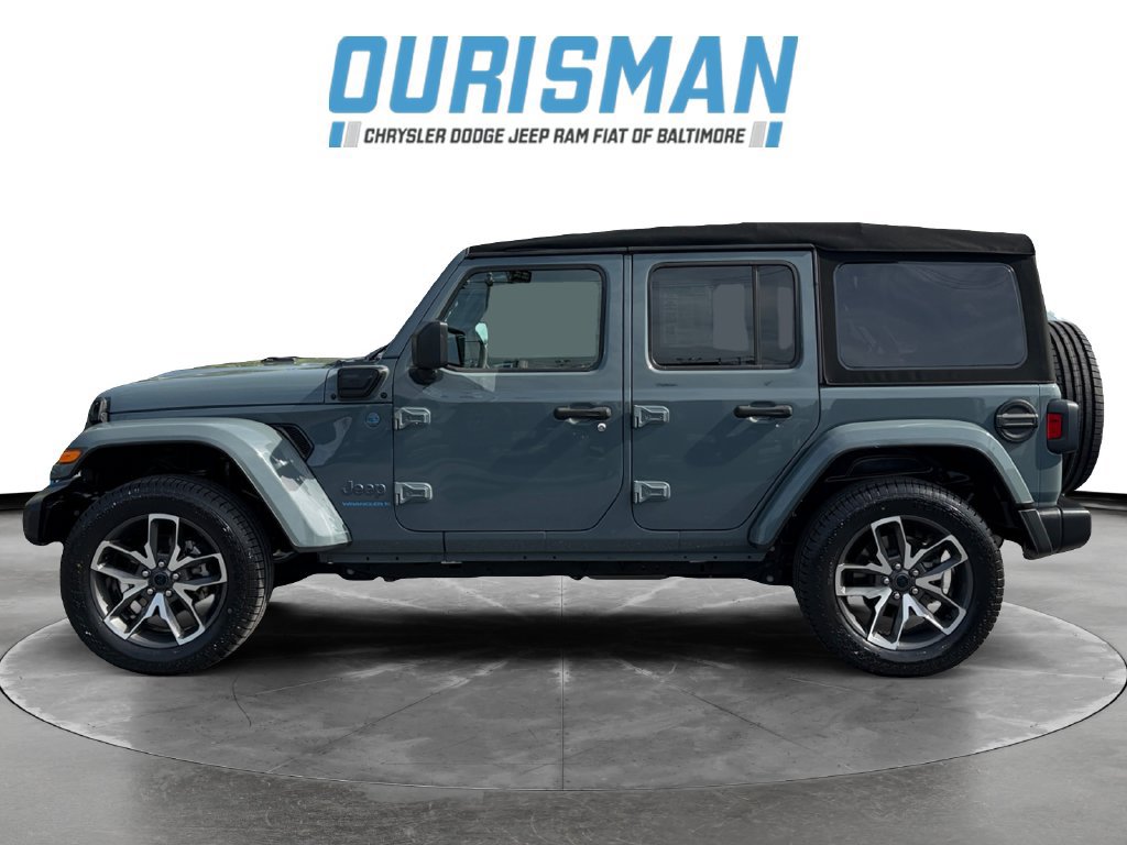 Used 2024 Jeep Wrangler Unlimited AWD/4WD image 3