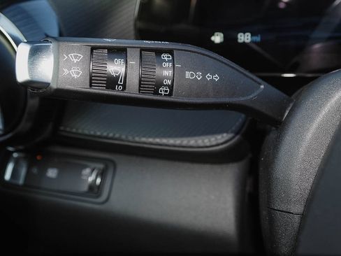Used 2026 Chevrolet Equinox LT FWD image 25