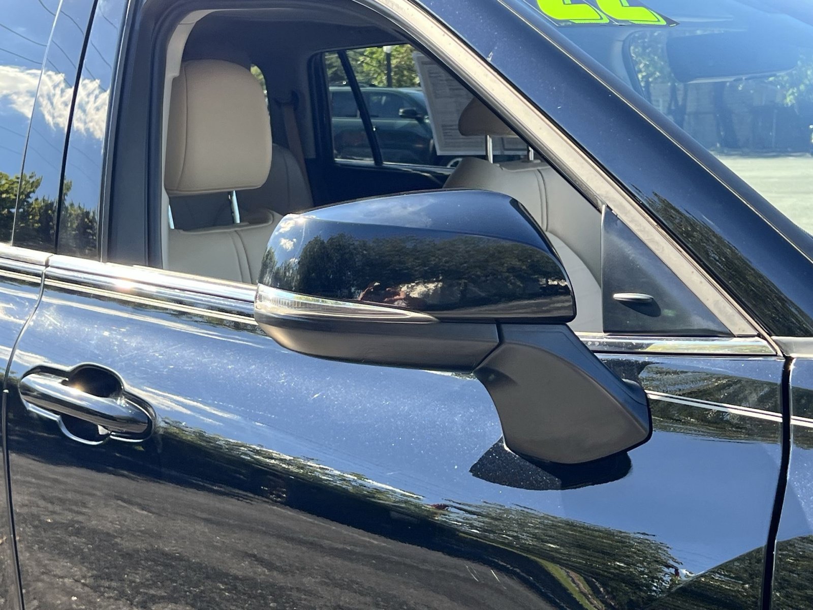 Used 2022 Toyota Highlander XLE AWD/4WD image 37
