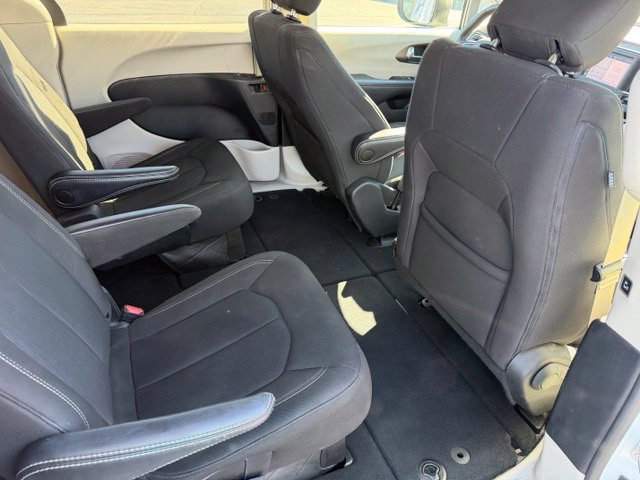 Used 2023 Chrysler Voyager LX FWD image 39