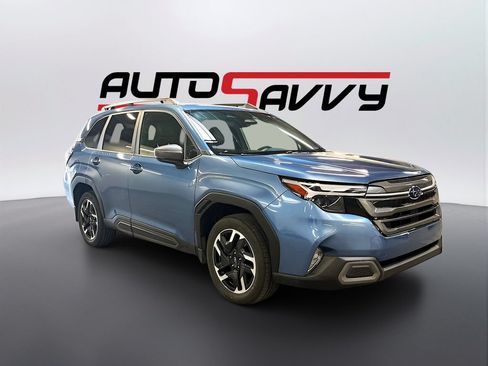 Used 2025 Subaru Forester Limited AWD/4WD image 1