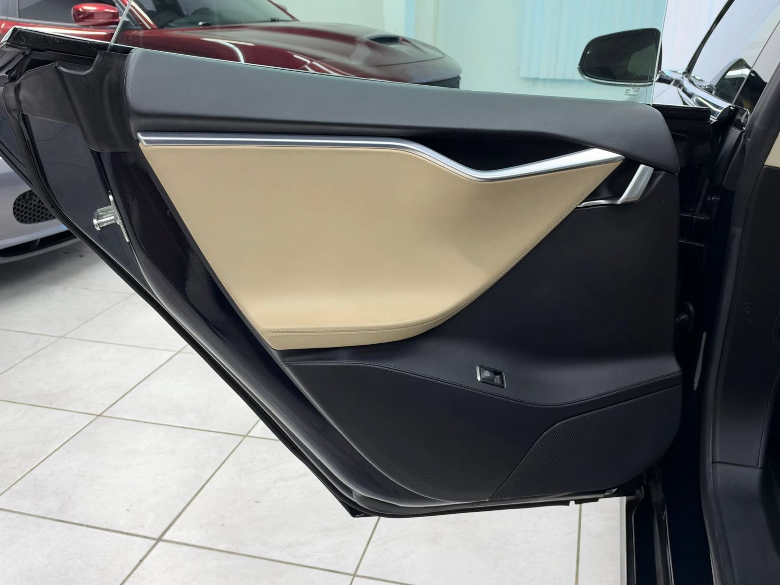 Used 2012 Tesla Model S Performance RWD image 17