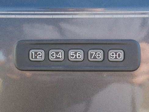 Used 2016 Ford F250 Lariat w/ Lariat Interior Package image 54