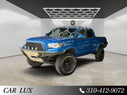 Used 2018 Toyota Tacoma Limited AWD/4WD image 1