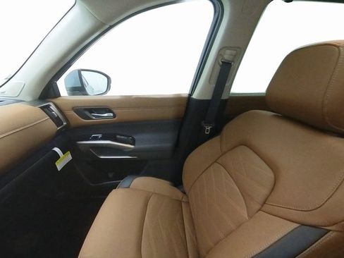 New 2025 Nissan Pathfinder Platinum w/ Cargo Package image 30