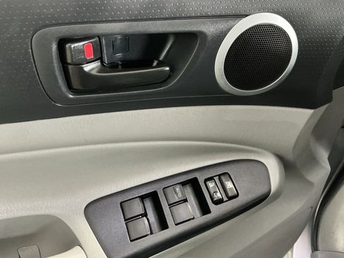 Used 2014 Toyota Tacoma PreRunner w/ TRD Sport Package image 23