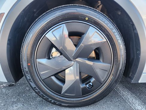 Used 2023 Toyota Prius LE image 26