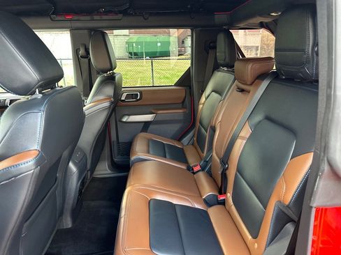 Certified 2023 Ford Bronco Outer Banks w/ Sasquatch Package image 22