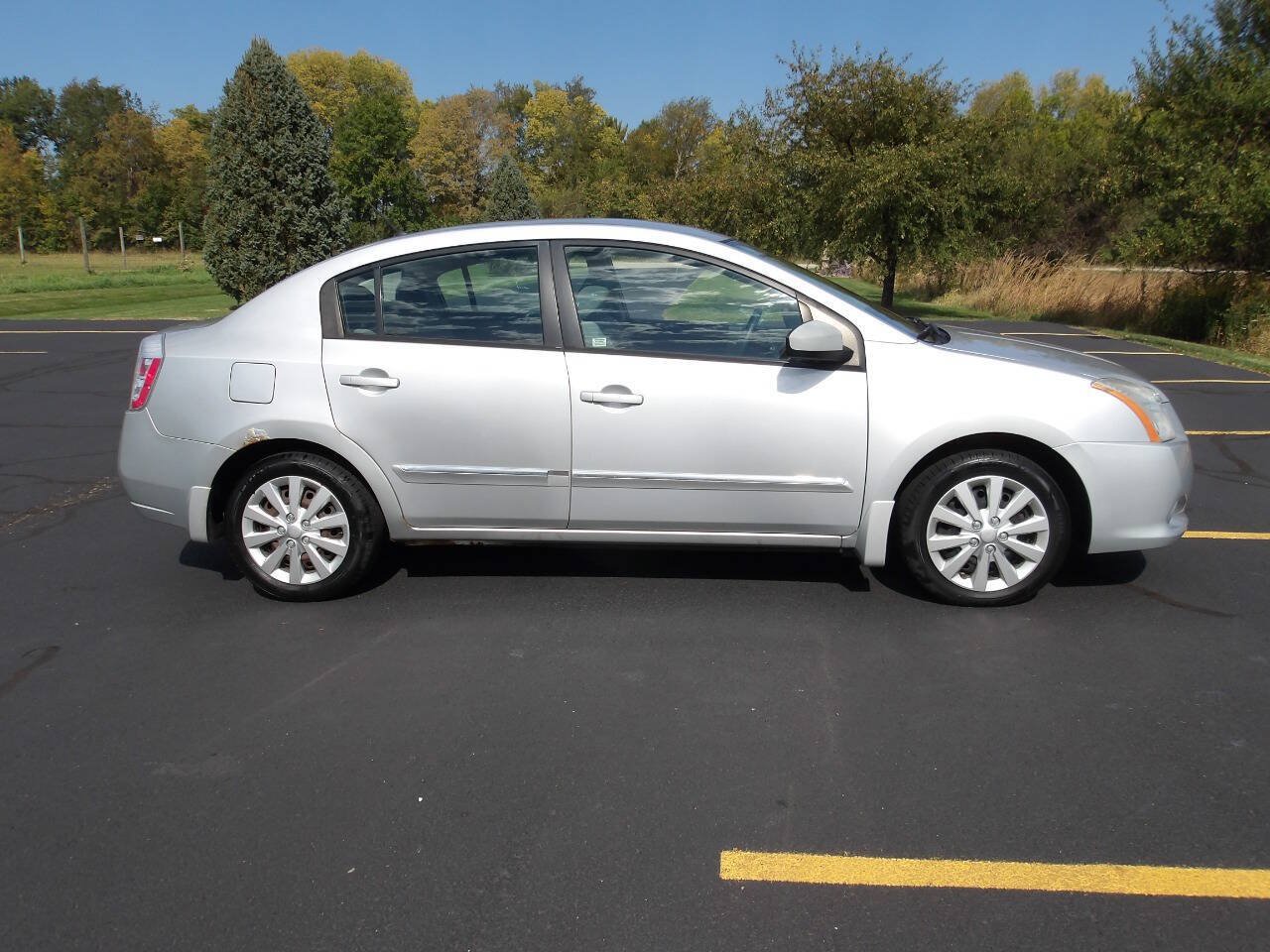 Used 2010 Nissan Sentra 2.0 S FWD image 2