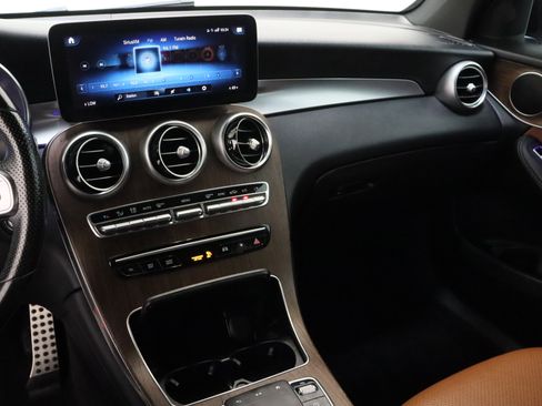 Used 2022 Mercedes-Benz GLC 300 image 16