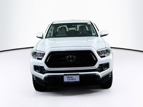 Used 2022 Toyota Tacoma SR AWD/4WD image 2