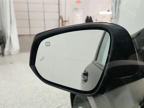 Used 2024 Toyota Sienna XLE image 24