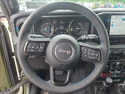 Used 2024 Jeep Wrangler Unlimited Rubicon 4xe AWD/4WD image 19