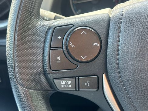 Used 2017 Toyota RAV4 LE FWD image 29