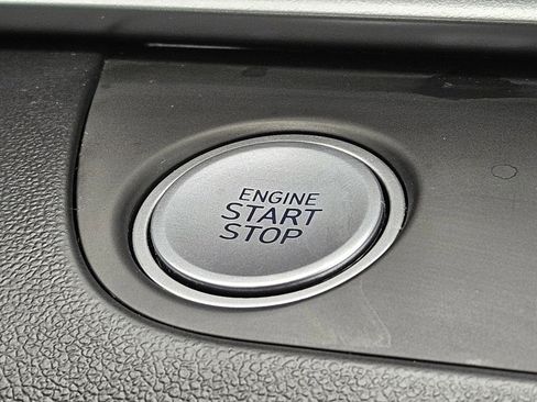 Used 2025 Hyundai Elantra SEL image 23