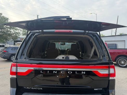 Used 2015 Lincoln Navigator 4WD image 26