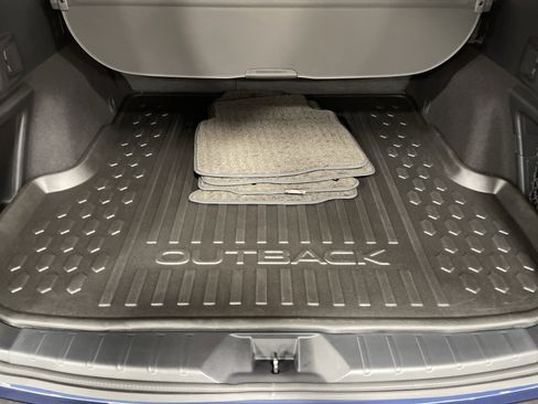 Used 2022 Subaru Outback Premium w/ Popular Package #1 image 11