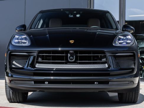 Certified 2026 Porsche Macan S AWD/4WD image 8