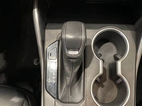 Used 2022 Toyota Highlander XLE AWD/4WD image 22