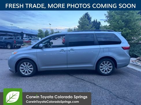 Used 2015 Toyota Sienna LE AWD/4WD image 4