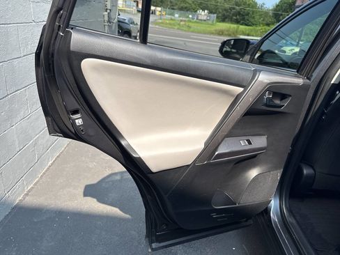 Used 2017 Toyota RAV4 XLE image 19