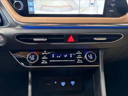 Used 2021 Hyundai Sonata Limited FWD image 32