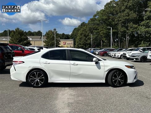 Used 2020 Toyota Camry SE image 5