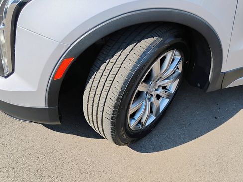 Used 2020 Cadillac XT4 Premium Luxury image 24