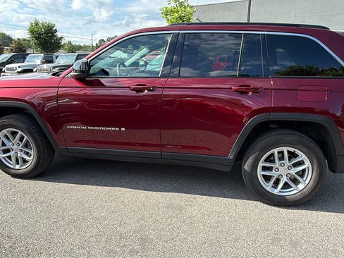 Used 2025 Jeep Grand Cherokee Laredo X w/ Luxury Tech Group I AWD/4WD image 11