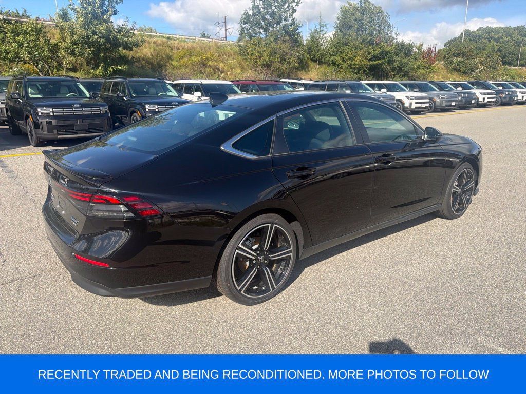 Used 2025 Honda Accord Sport image 3