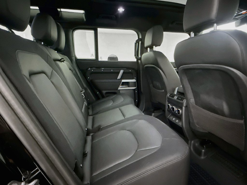 Certified 2024 Land Rover Defender 110 X-Dynamic SE AWD/4WD image 26