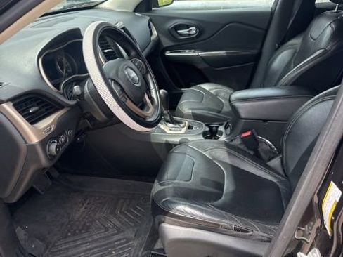 Used 2015 Jeep Cherokee Limited w/ Luxury Group AWD/4WD image 5