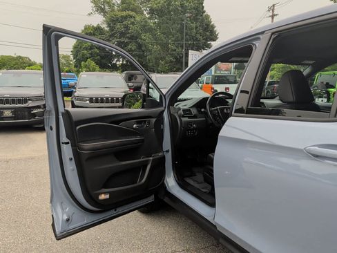 Used 2022 Honda Ridgeline Black Edition image 12