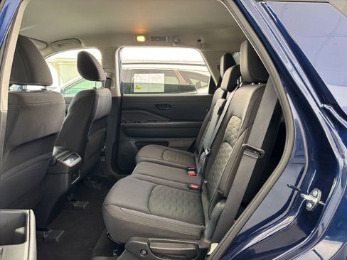 Used 2025 Nissan Pathfinder SV FWD image 27