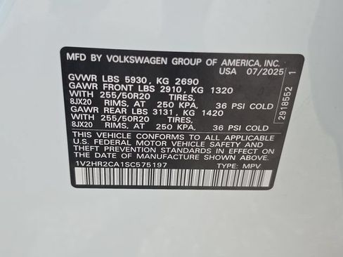 Used 2025 Volkswagen Atlas SE AWD/4WD image 32