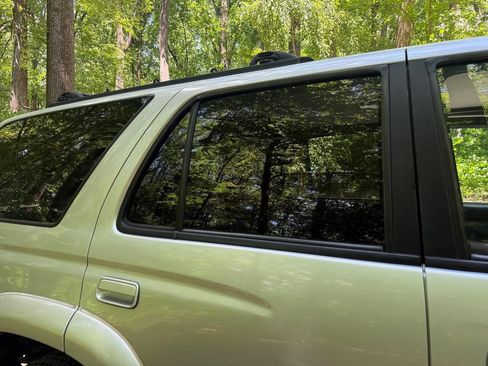 Used 2001 Toyota 4Runner SR5 AWD/4WD image 30