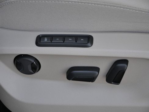 Certified 2024 Volkswagen Atlas SEL Premium R-Line image 20