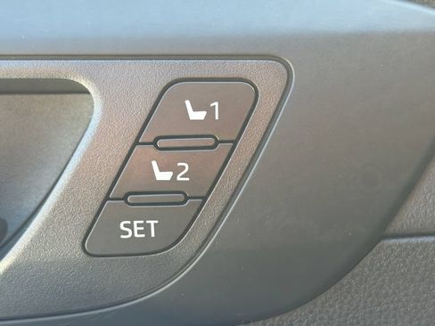 Used 2022 Toyota Highlander Bronze Edition AWD/4WD image 58