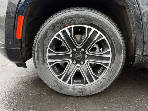New 2026 Jeep Grand Wagoneer L 4WD w/ Premium Group I image 10