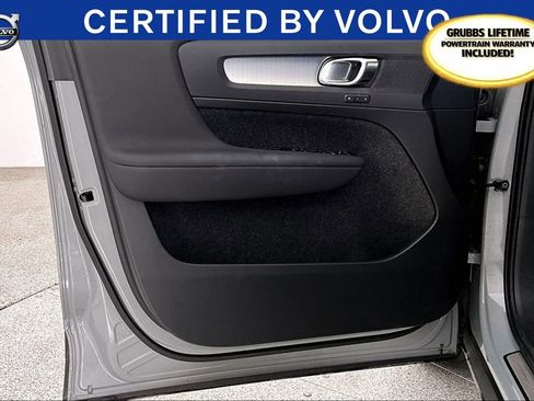 Used 2024 Volvo XC40 B5 Core image 22