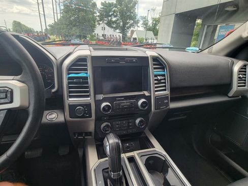 Used 2015 Ford F150 Lariat w/ Equipment Group 502A Luxury AWD/4WD image 8